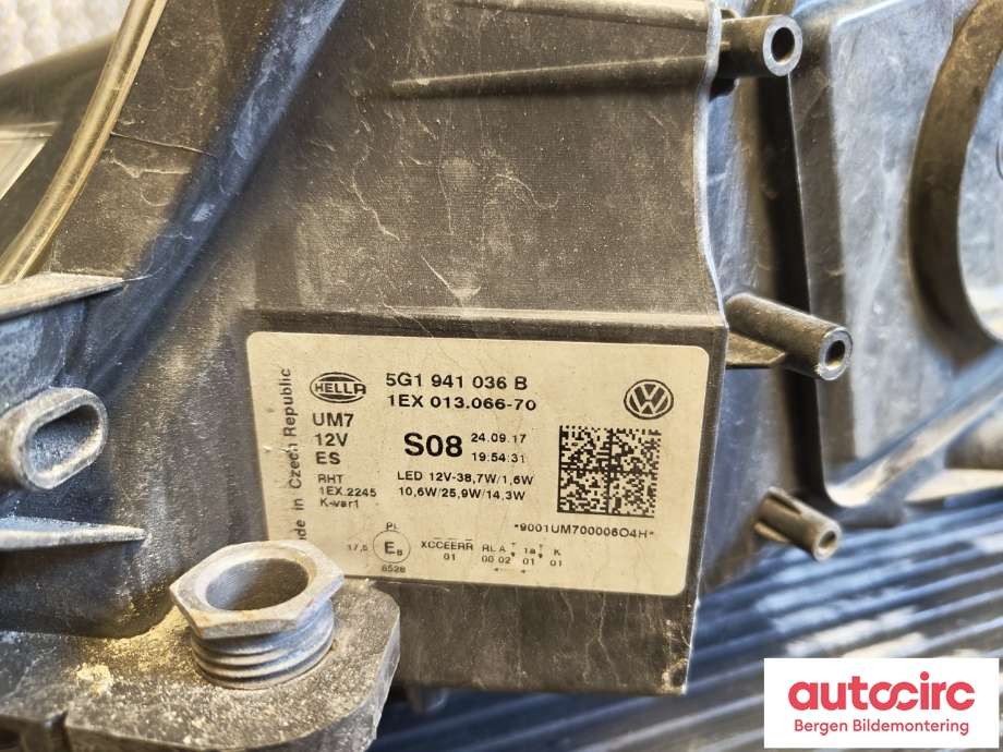 Frontlykt høyre halogen til VW e-Golf 2017-2020 (Fase 2) (VOLKSWAGEN|5G1 941 774 B|)