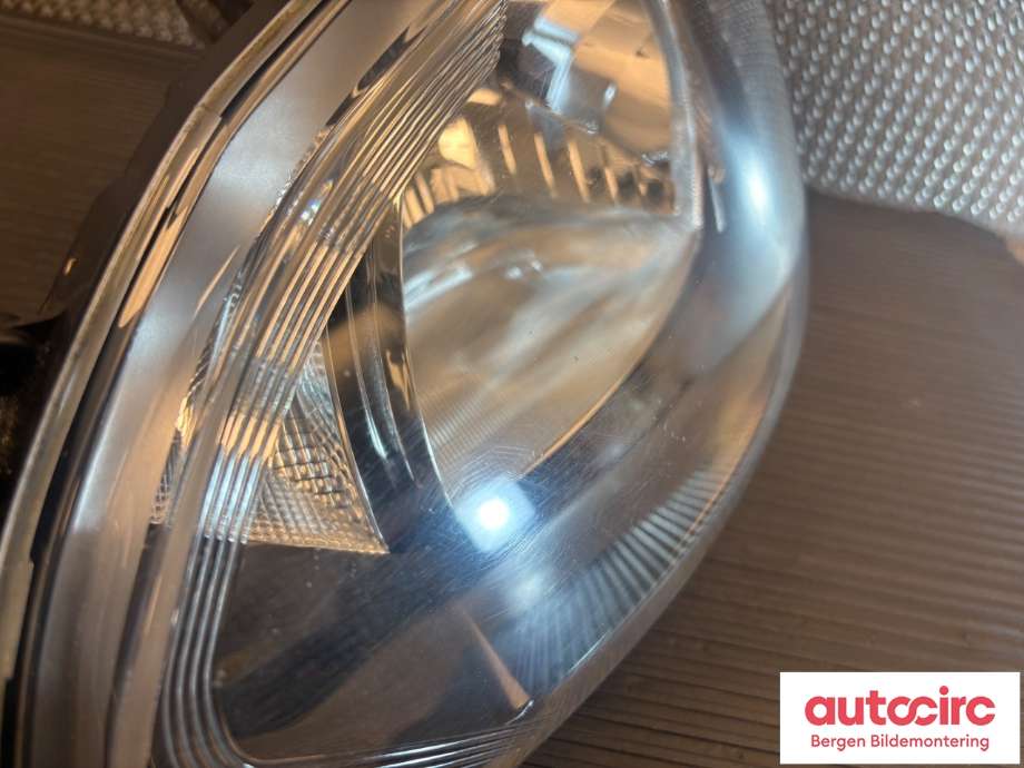 Frontlykt venstre halogen til Škoda Citigo 2012-2019  (SKODA|1ST 941 015 D|)