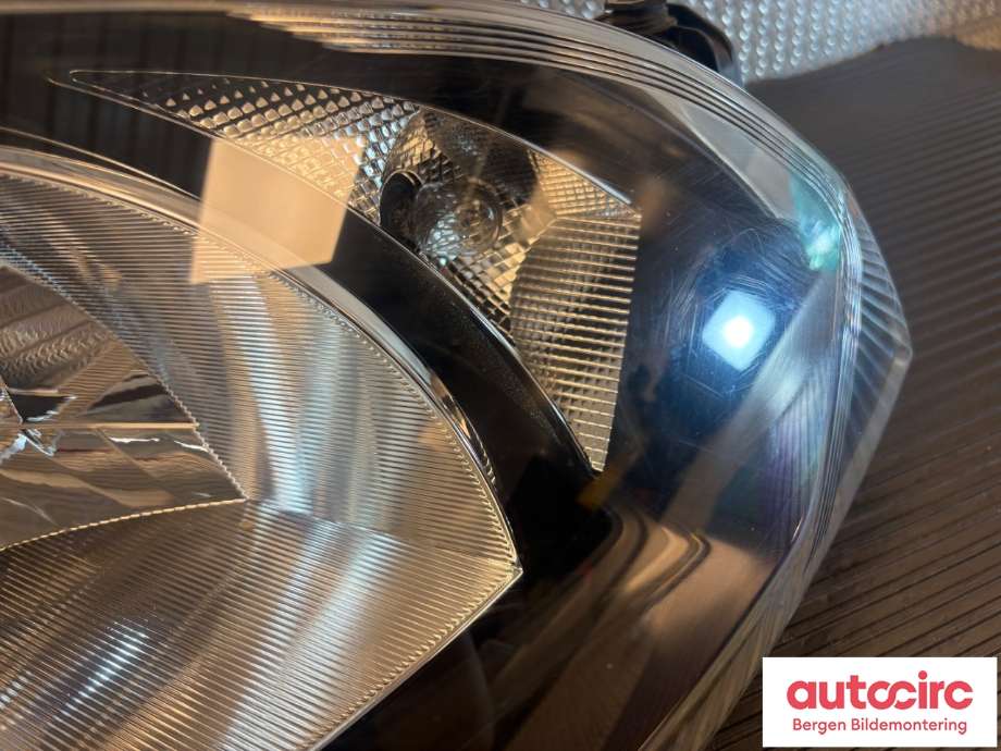 Frontlykt høyre halogen til Škoda Citigo 2012-2019 (SKODA|1ST 941 016 D|)