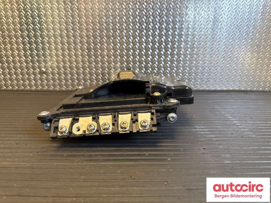 Styreenhet diverse til Tesla Model X 2016-->>  (TESLA|1112379-01-J||1112379-01-G)