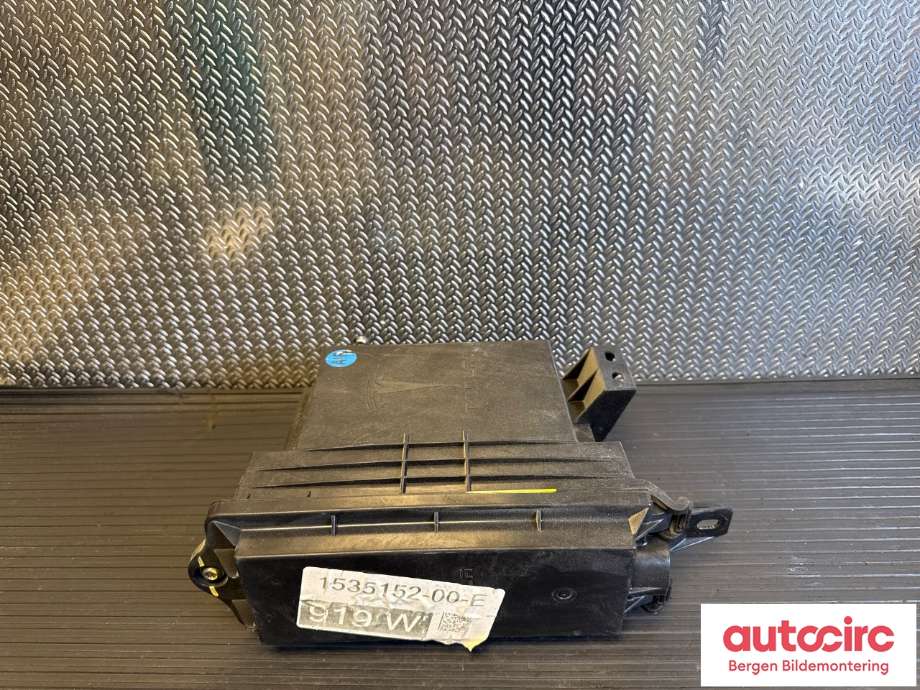 Styreenhet diverse til Tesla Model X 2016-->>  (TESLA|1058358-03-G|)