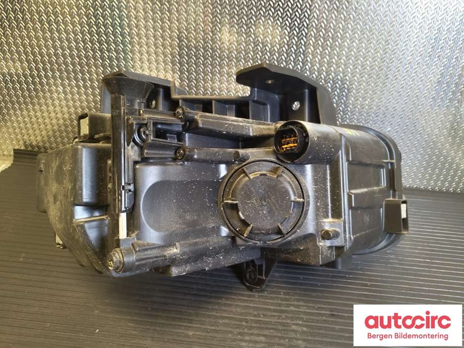 Frontlykt venstre halogen til Hyundai Kona 2017-2021 (Type I, Fase 1)  (HYUNDAI|92101J9100|)