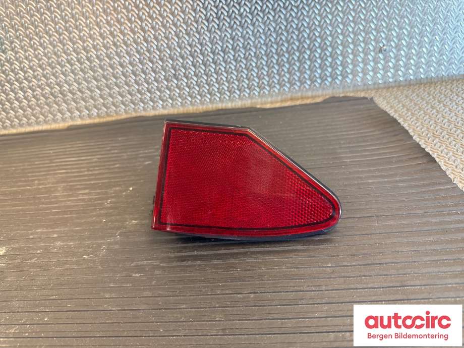 Refleksplate til Tesla Model X 2016-->> (TESLA|1022421-00-C|)
