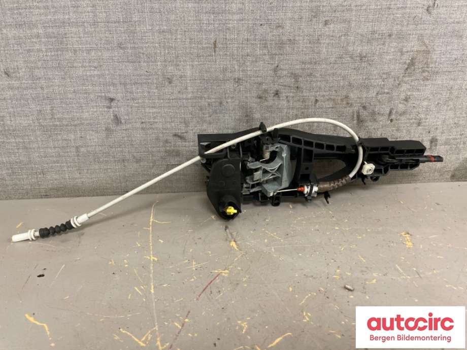 Dørhåndtak utv venstre til BMW 4-Serie 2013-2020 (F32/F33/F36) (F32/F33/F36) (BMW|51 21 7 332 565|51 21 7 290 115|)