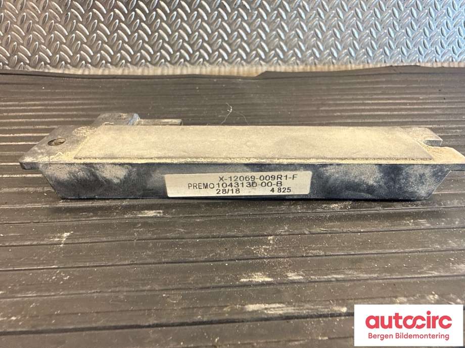 Styreenhet nøkkelfri/keyless til Tesla Model X 2016-->>  (TESLA|1043130-00-B|)