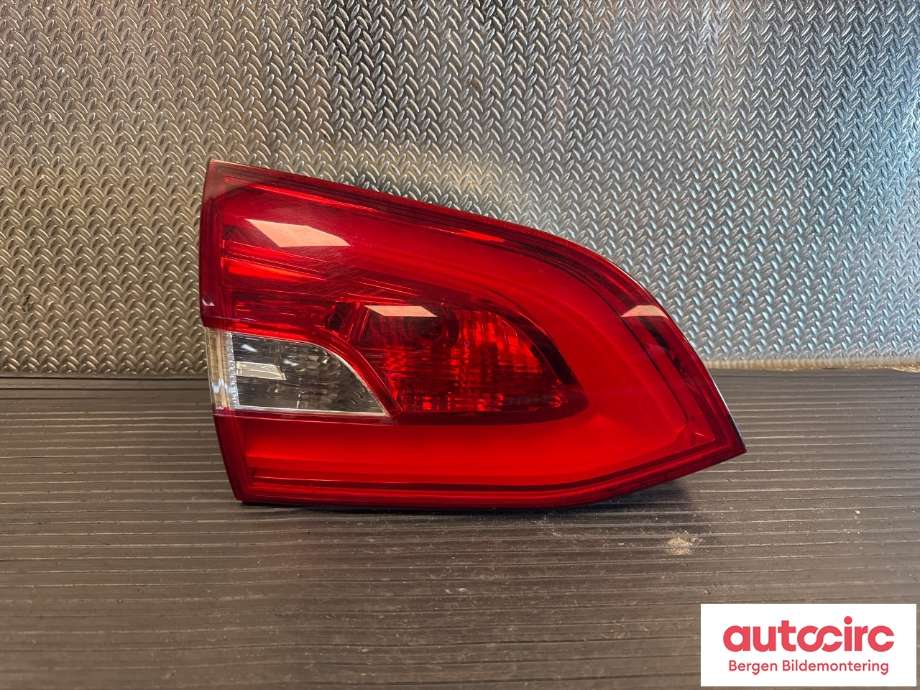 Baklykt venstre indre til Peugeot 308 2013-2021 (Type II) (PEUGEOT|96 780 980 80|)