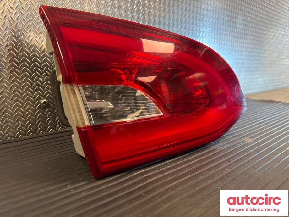 Baklykt venstre indre til Peugeot 308 2013-2021 (Type II) (PEUGEOT|96 780 980 80|)