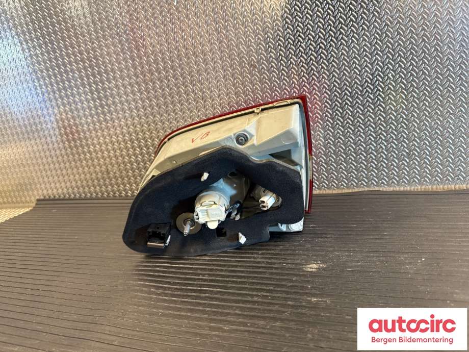 Baklykt venstre indre til Peugeot 308 2013-2021 (Type II) (PEUGEOT|96 780 980 80|)