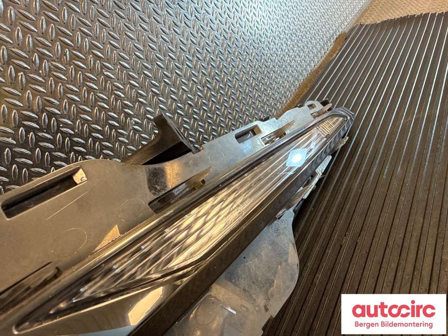 Frontlykt høyre halogen til Peugeot 308 2013-2021 (Type II)  (PEUGEOT|98 185 384 80|)