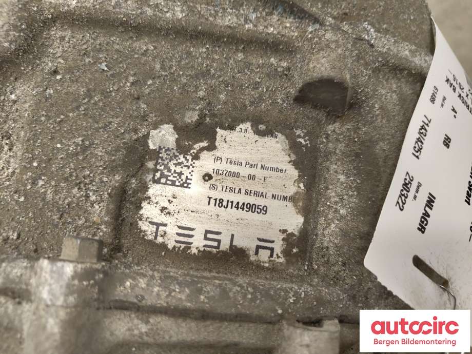 Motor elbil bak til Tesla Model X 2016-->>  (TESLA|1037000-00-F|)