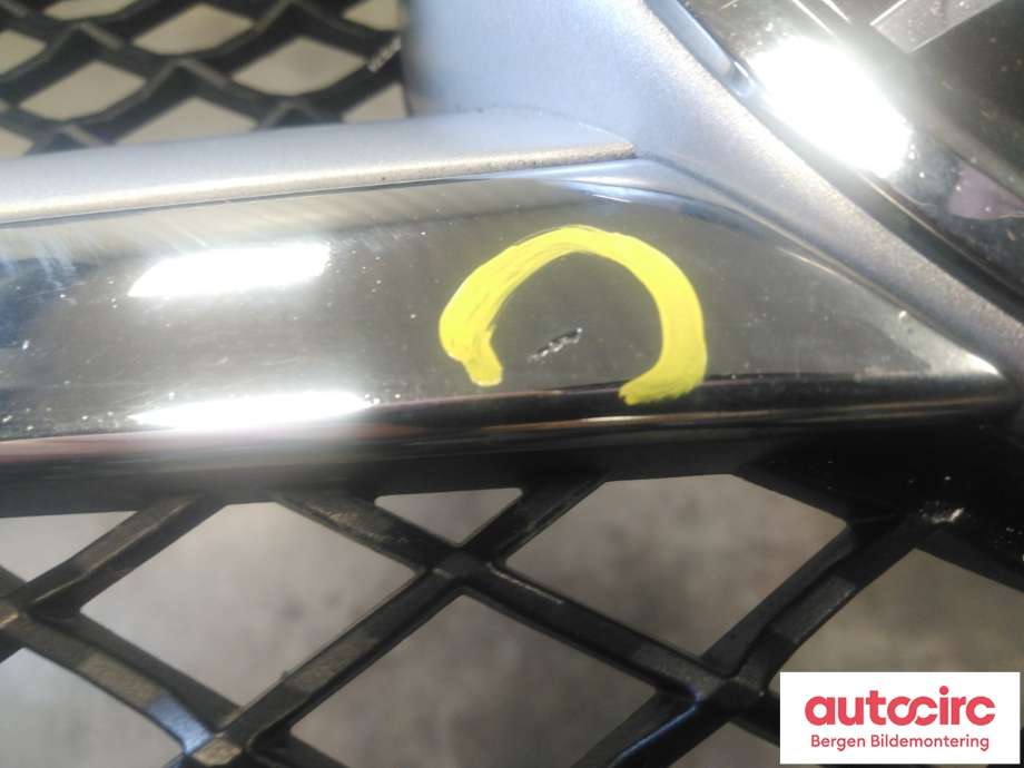 Grill til Mercedes B-Klasse 2011-2018 (W246) (W246) (MERCEDES|A 246 880 15 83|A 246 880 12 83|)