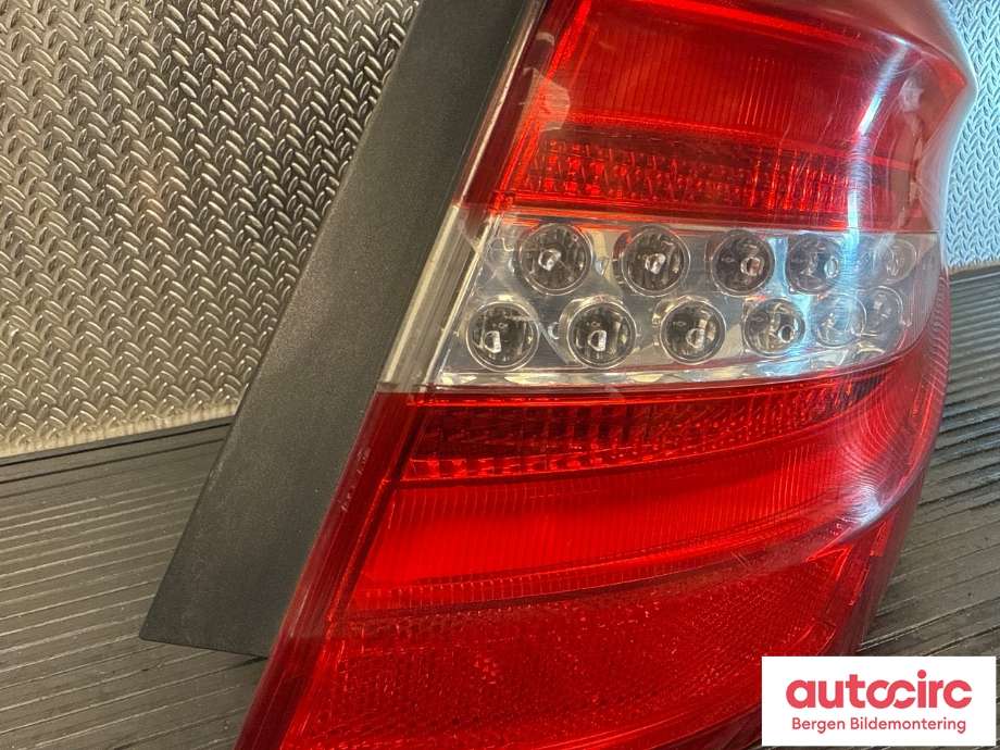 Baklykt høyre til Mercedes B-Klasse 2011-2018 (W246) (W246) (MERCEDES|A 246 820 06 64|)