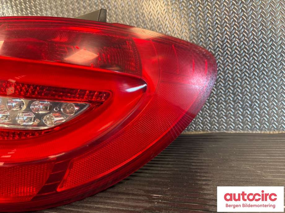 Baklykt høyre til Mercedes B-Klasse 2011-2018 (W246) (W246) (MERCEDES|A 246 820 06 64|)