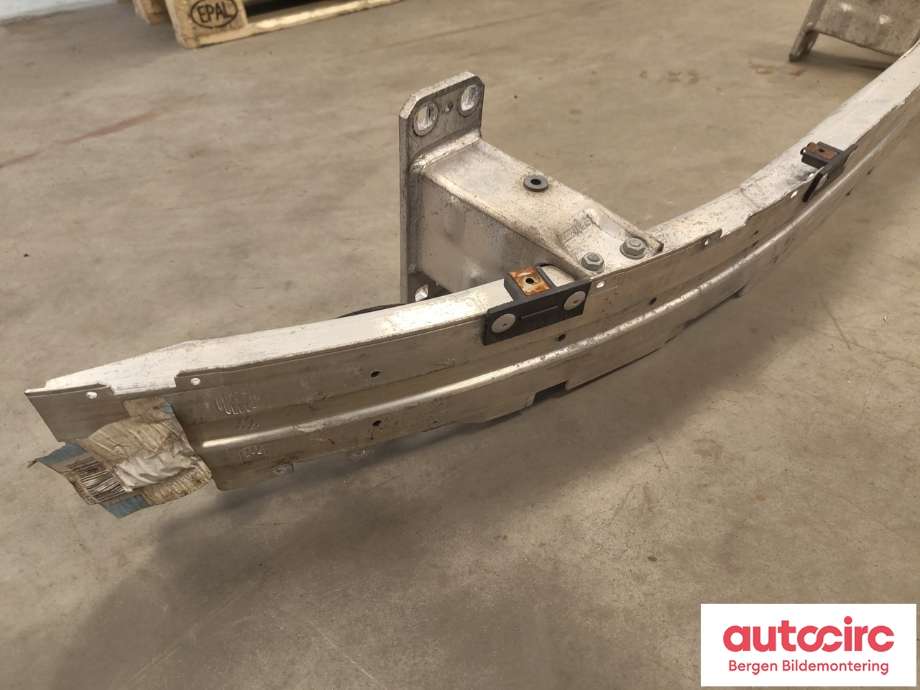 Støtfangerforsterkning foran til BMW 5-Serie 2003-2010 (E60/E61) (E60/E61) (BMW|51 11 7 148 586|)