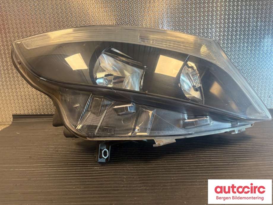 Frontlykt høyre halogen til Mercedes Vito, 2014-->> (W447) (W447) (MERCEDES|A 447 906 78 00)