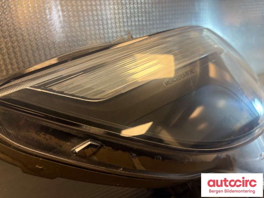 Frontlykt høyre halogen til Mercedes Vito 2014-->> (W447) (W447) (MERCEDES|A 447 906 78 00|)