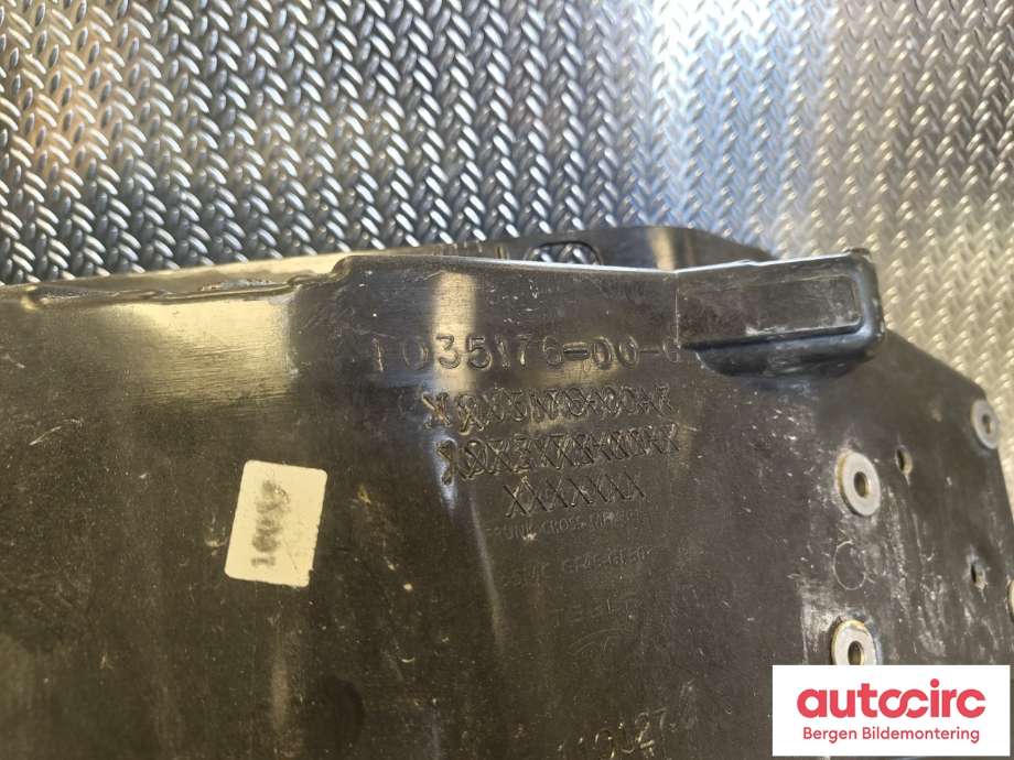 Frontplate øvre til Tesla Model X 2016-->> (TESLA|1035176-00-G|)