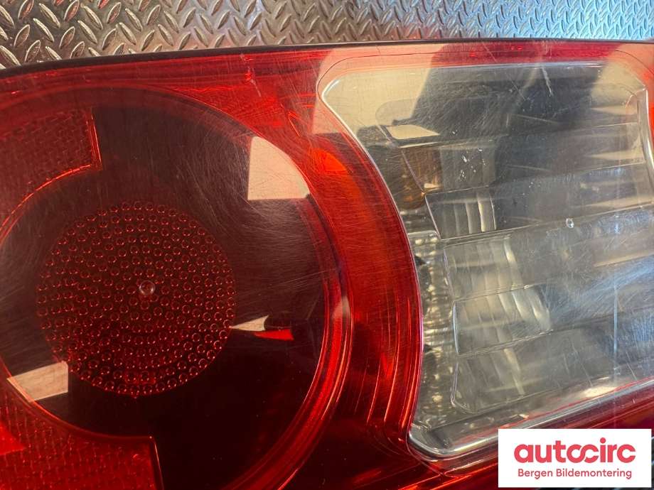 Baklykt høyre til Peugeot Partner 2008-2015 (Type II, Fase 1)  (PEUGEOT|6351 FJ|)