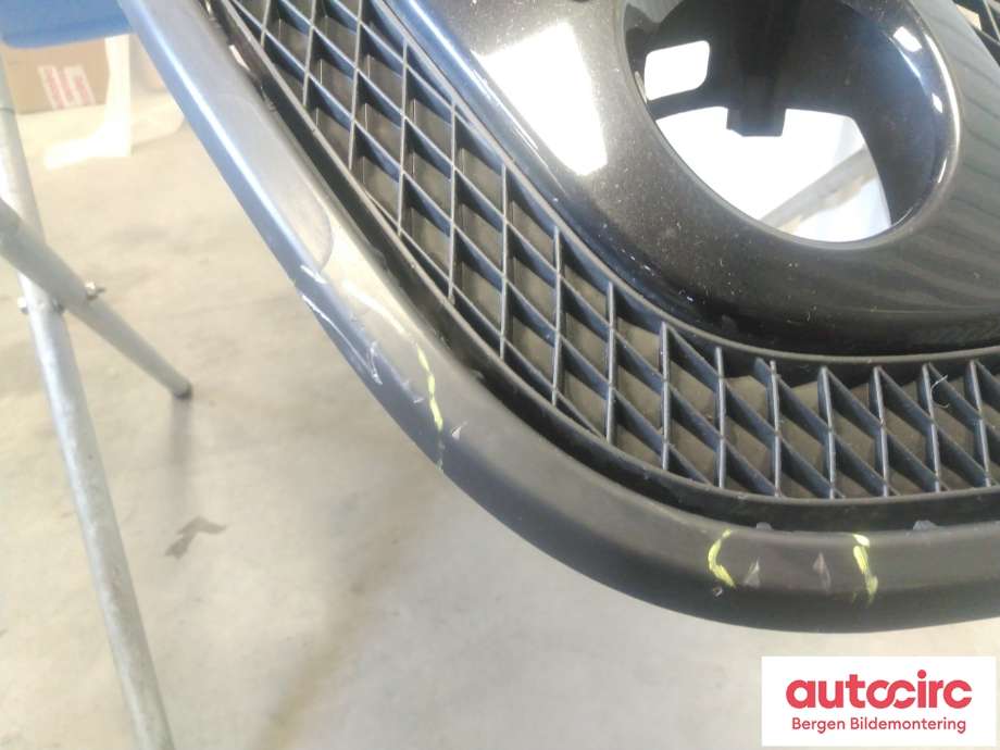 Grill til VW Up 2012-2019 (VOLKSWAGEN|1S0 853 665 B|1S0 853 677 E|)