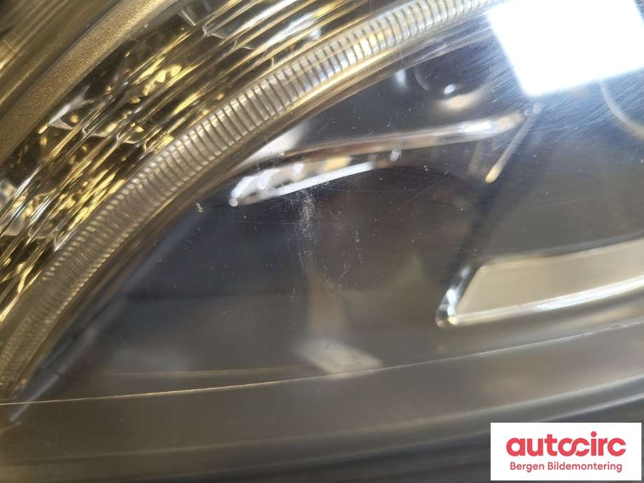 Frontlykt venstre halogen til Mercedes ML 2011-2015 (Fase 1) (W166) (W166) (MERCEDES|A1668205459|)