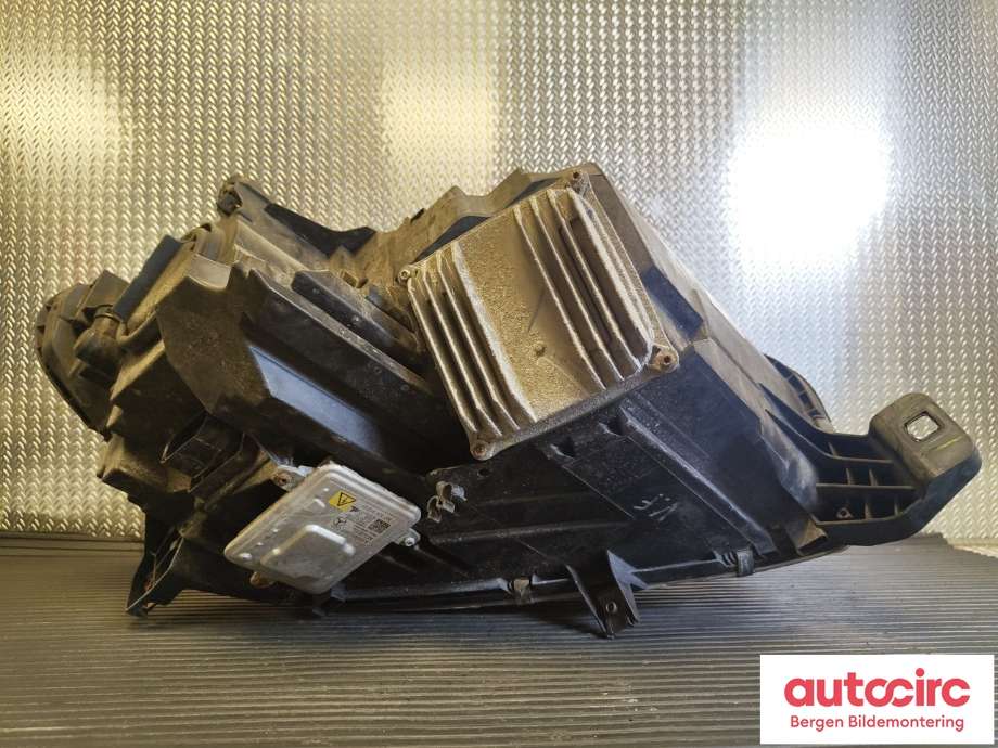 Frontlykt venstre halogen til Mercedes ML 2011-2015 (Fase 1) (W166) (W166) (MERCEDES|A1668205459|)