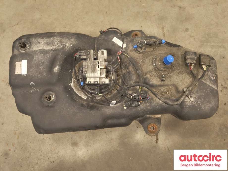 AdBlue tank til Mercedes ML, 2011-2015 (Fase 1) (W166) (W166) (MERCEDES|A1664703701)
