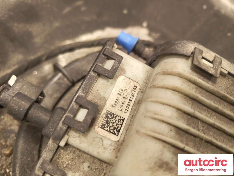 AdBlue tank til Mercedes ML 2011-2015 (Fase 1) (W166) (W166) (MERCEDES|A1664703701|A 166 470 60 01|)
