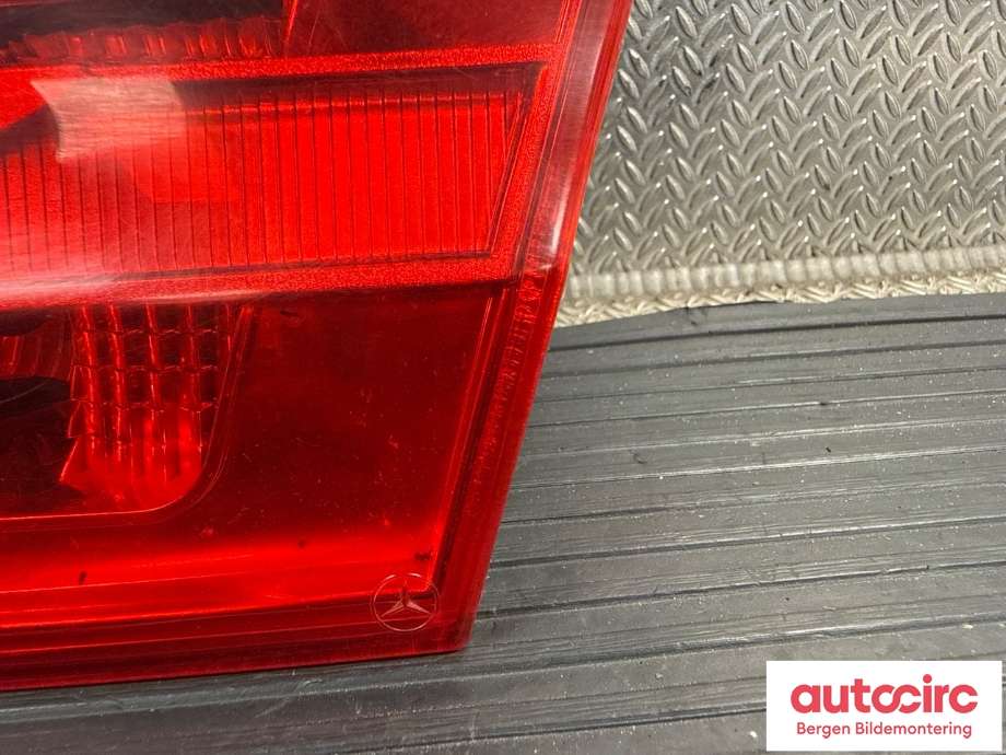 Baklykt høyre indre til Mercedes B-Klasse 2011-2018 (W246) (W246) (MERCEDES|A 246 906 64 00|)