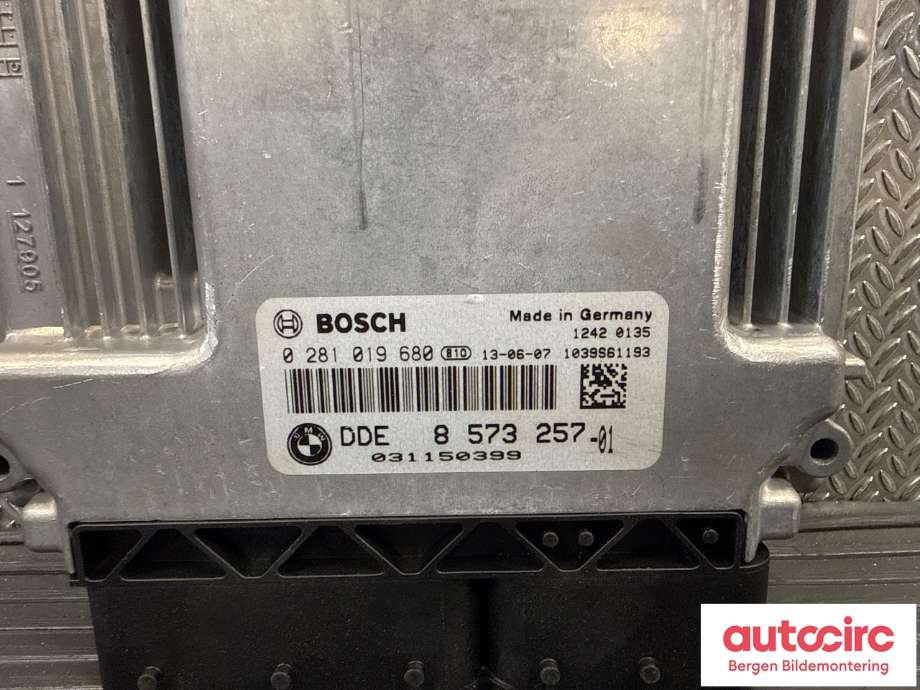 Styreenhet motor til BMW 5-Serie 2010-2017 (F10/F11) (F10/F11) (BMW|13 61 8 576 333|)