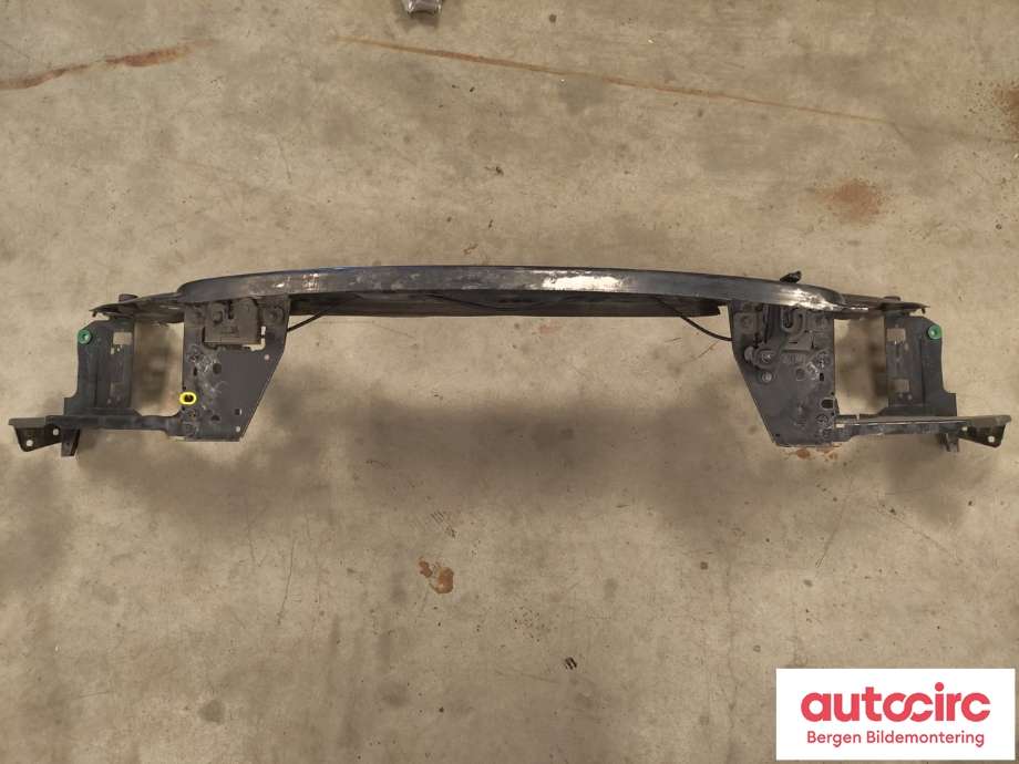 Frontplate øvre til Volvo V70 2007-2013 (Type III, Fase 1) (VOLVO|31335558|)