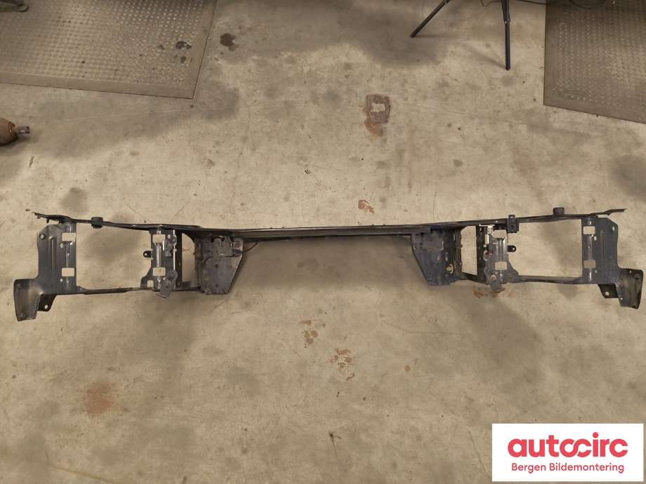 Frontplate øvre til Volvo V70 2007-2013 (Type III, Fase 1) (VOLVO|31335558|)
