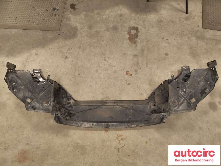 Frontplate øvre til Volvo V70 2007-2013 (Type III, Fase 1) (VOLVO|31335558|)