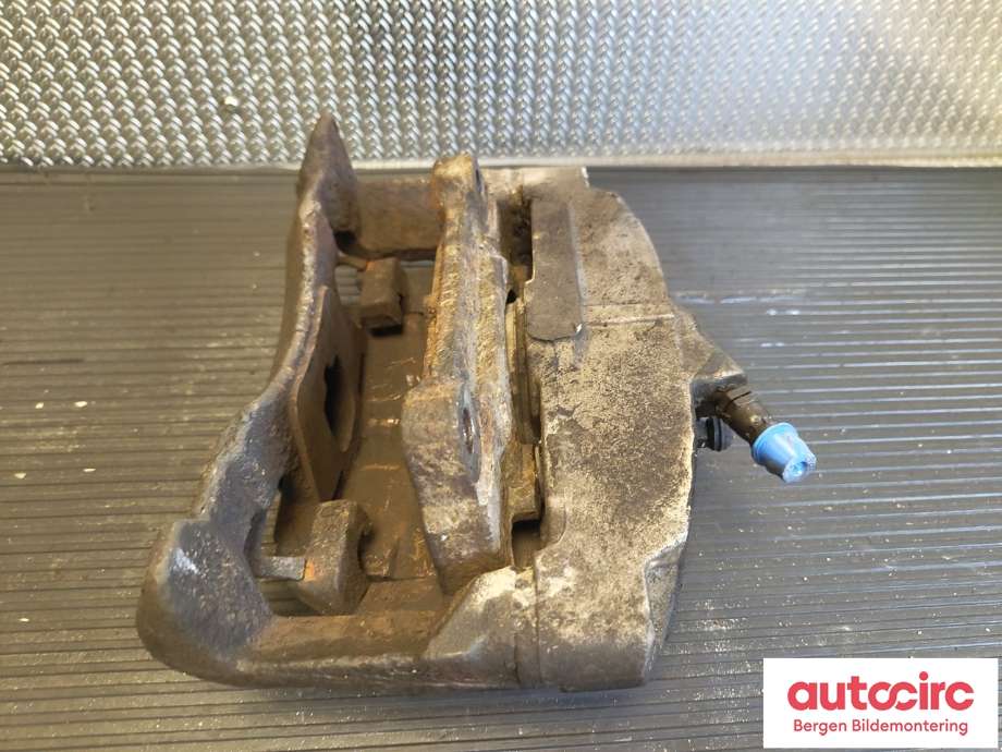 Bremsecaliper høyre foran til Volvo V70 2007-2013 (Type III, Fase 1)  (VOLVO|36000150|)