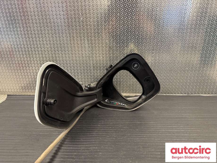 Batterilader inntak/luke til Porsche Taycan 2019-->>  (PORSCHE|9J1 821 247 A|9J1 821 247|)