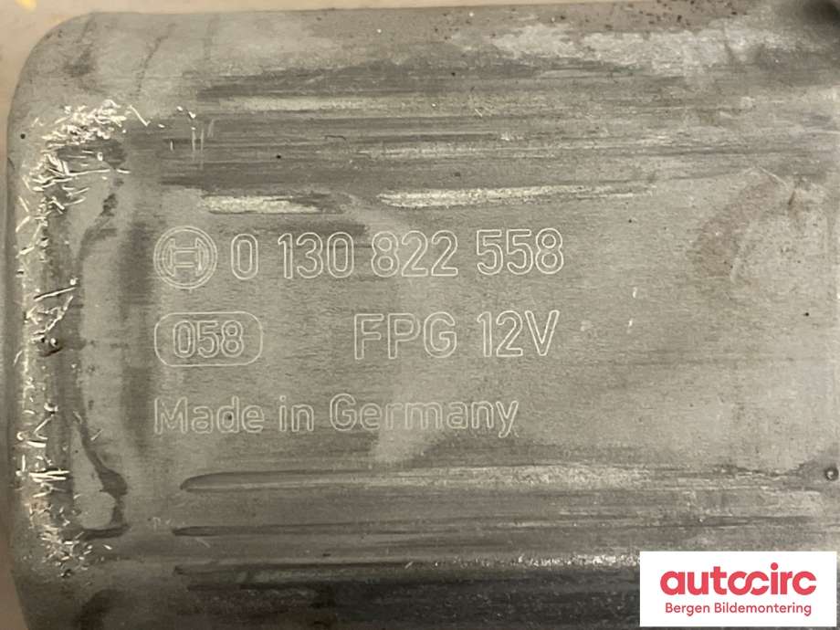 Ruteheis venstre til Mercedes Vito 2014-->> (W447) (W447) (MERCEDES|A 447 906 35 00|)