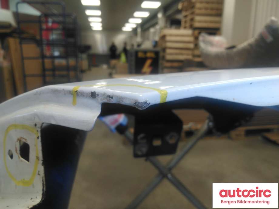 Skjerm venstre foran til Ford Transit Courier 2014-2018 (Type I, Fase 1) (FORD|2729708|PET76-A16016-AG|)
