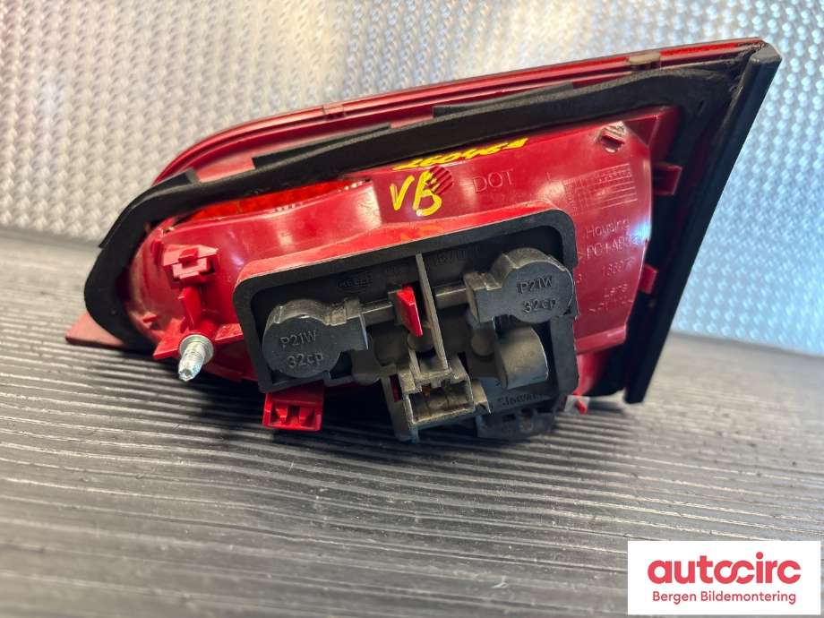 Baklykt venstre indre til Audi A4 2007-2014 (Type IV) (B8) (B8) (AUDI|8K5 945 093 D|)