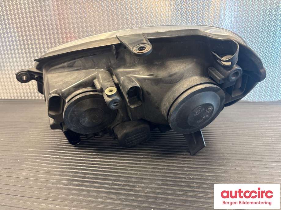 Frontlykt høyre halogen til VW Polo 2005-2009 (Type IV, Fase 2)  (VOLKSWAGEN|6Q1 941 008 AT|6Q1 941 008 AR|)