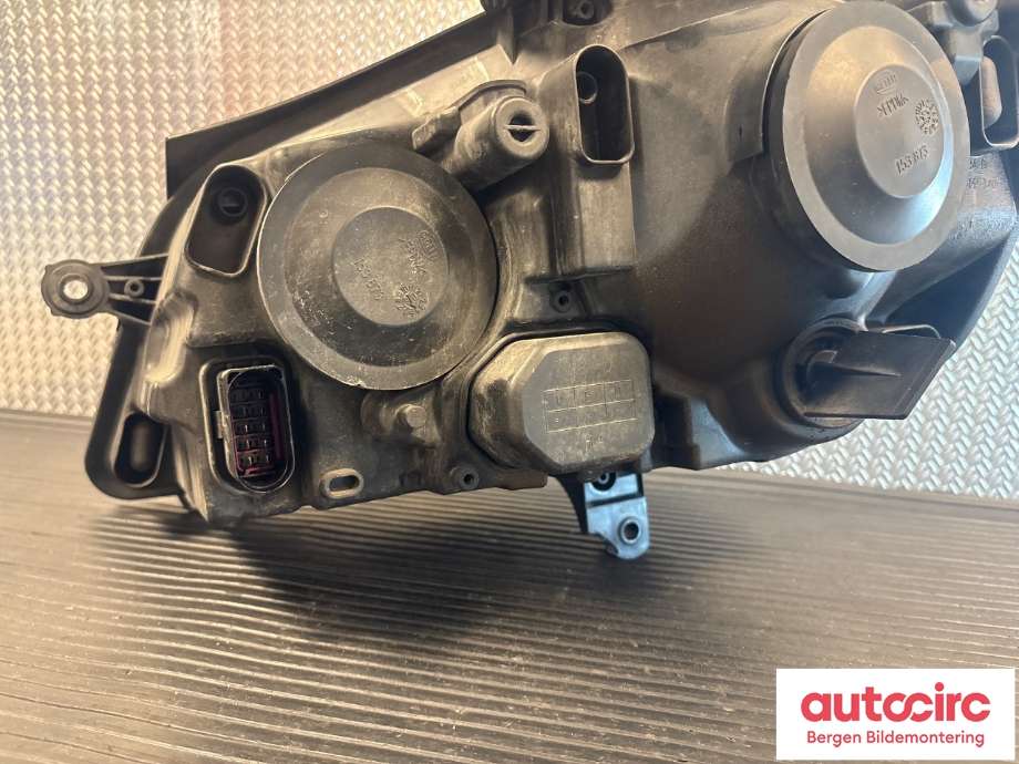 Frontlykt høyre halogen til VW Polo 2005-2009 (Type IV, Fase 2)  (VOLKSWAGEN|6Q1 941 008 AT|6Q1 941 008 AR|)