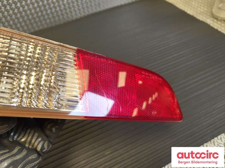 Baklykt fra støtfanger til Mitsubishi Outlander 2012-2015 (Type III, Fase 1)  (MITSUBISHI|8336A102|)