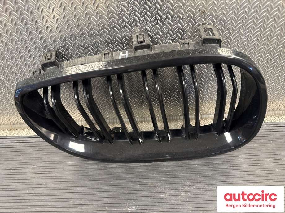 Grill høyre til BMW 5-Serie 2003-2010 (E60/E61) (E60/E61) (BMW|51 13 7 027 062|)