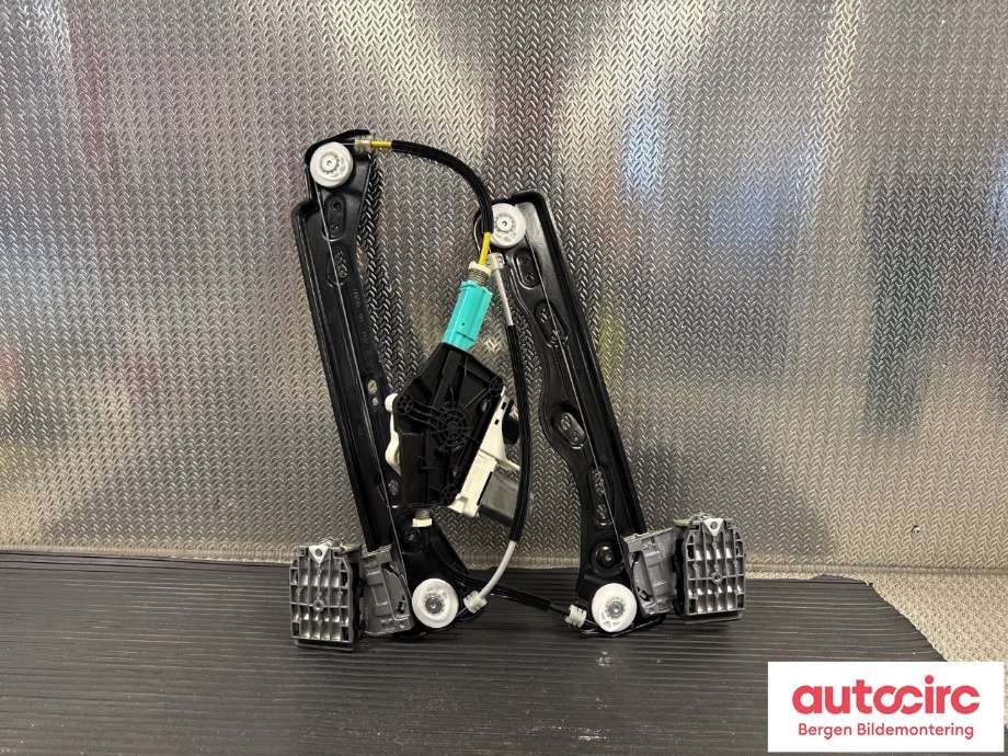 Ruteheis til Tesla Model Y 2021-2024 (Type I)  (TESLA|1616445-99-A|)