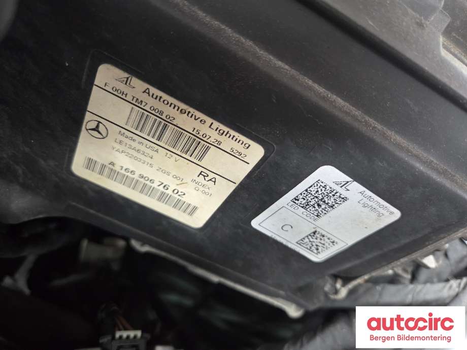 Frontlykt høyre halogen til Mercedes GLE 2015-2018 (Fase 2) (W166) (W166) (MERCEDES|A 166 820 08 59|)