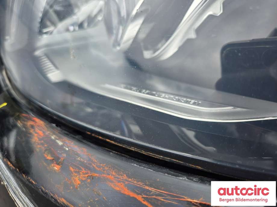 Frontlykt venstre halogen til Mercedes GLE 2015-2018 (Fase 2) (W166) (W166) (MERCEDES|A 166 820 07 59|)