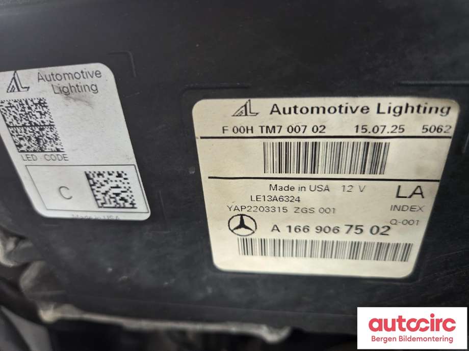 Frontlykt venstre halogen til Mercedes GLE 2015-2018 (Fase 2) (W166) (W166) (MERCEDES|A 166 820 07 59|)