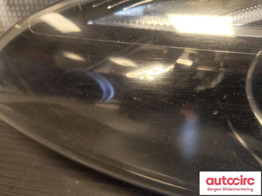 Frontlykt venstre halogen til Volvo V40 2012-2019  (VOLVO|31420121|)