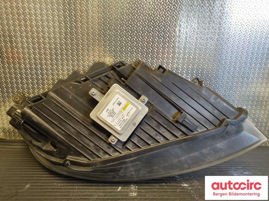 Frontlykt venstre halogen til Volvo V40 2012-2019  (VOLVO|31420121|)