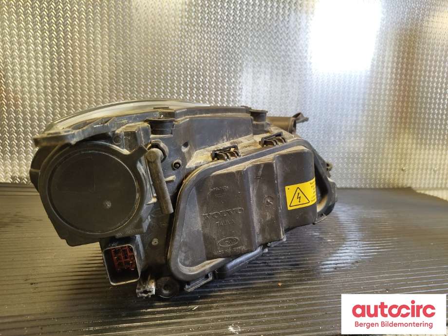 Frontlykt venstre halogen til Volvo V40 2012-2019  (VOLVO|31420121|)