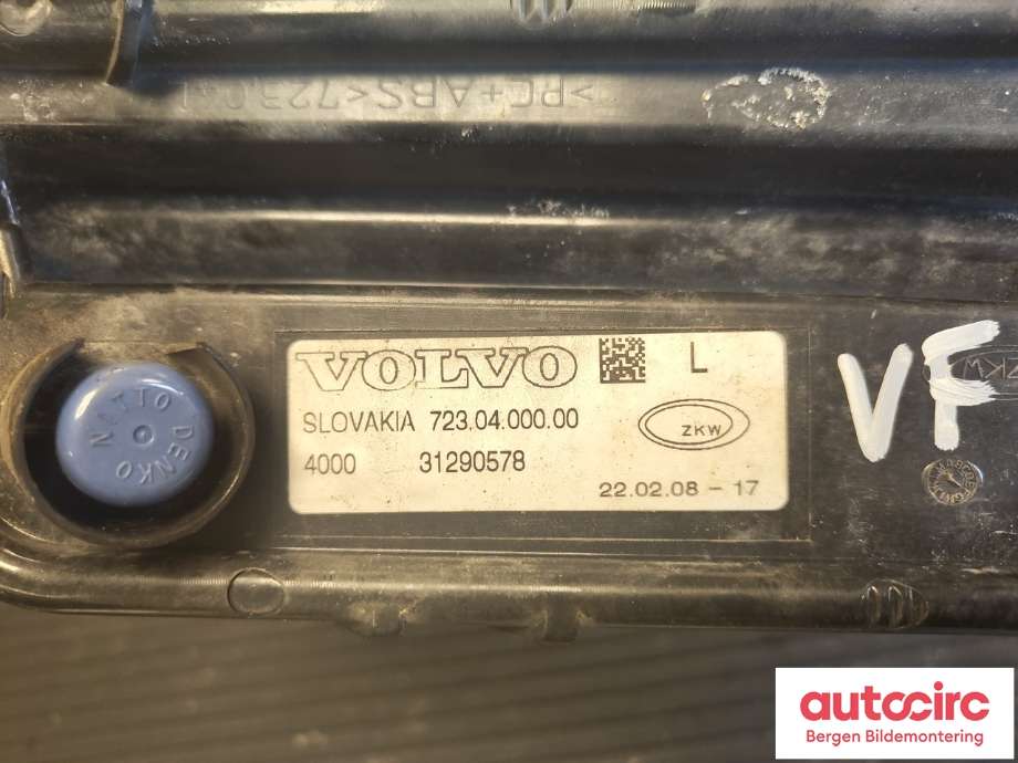 Tåkelykt venstre foran til Volvo V40 2012-2019  (VOLVO|31290578|)