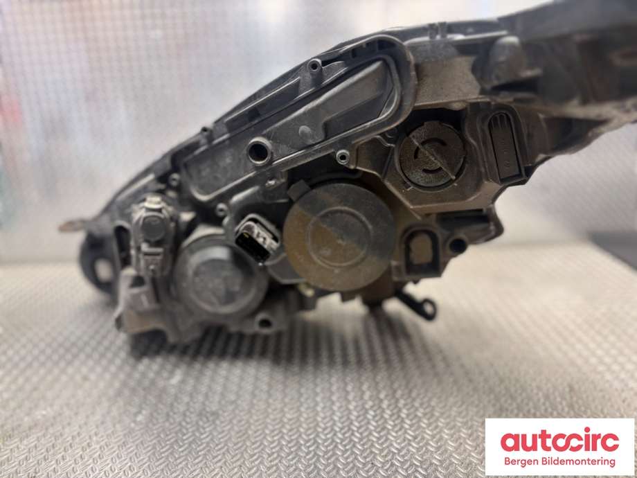 Frontlykt høyre halogen til Peugeot 208 2012-2019 (Type I) (PEUGEOT|98 108 058 80|16 853 527 80|)